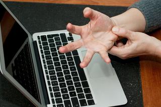 Zespół cieśni nadgarstka - choroba spowodowana pracą przy komputerze