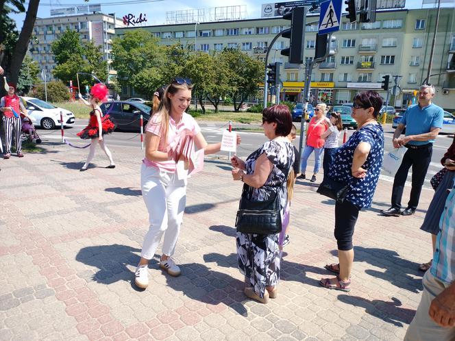 Chcieli podkreślić potrzebę swoich działań. Ulicami Białegostoku przeszedł Marsz Rodzin Zastępczych