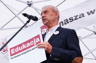 Protest ZNP przed Ministerstwem Edukacji