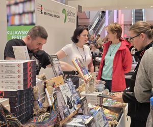 Tłumy na Kujawsko-Pomorskim Festiwalu Książki! Zielone Arkady zamieniły się w literacki raj