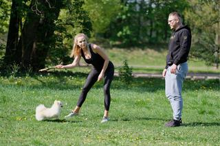 Ola Ciupa boksuje i całuje na spacerze