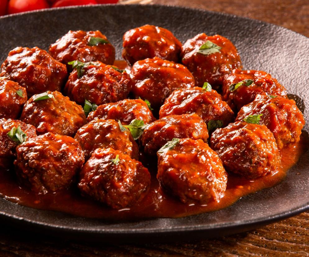 Klopsy w sosie pomidorowym