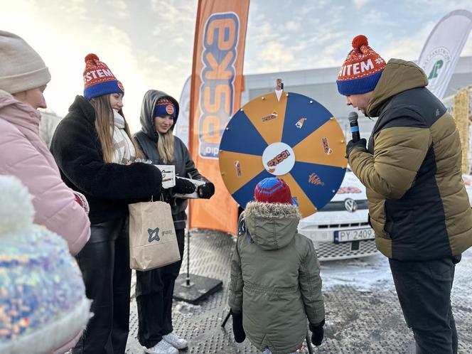 Ekipa Radia Eska na Jarmarku Świątecznym na Targach