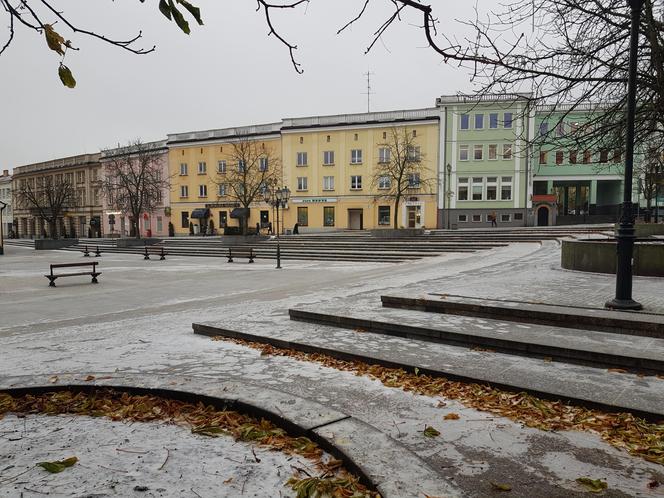 Gołoledź, marznące opady i oblodzone chodniki. Tak wyglądał poranek na drogach w Białymstoku