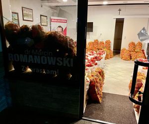 Romanowski wspiera rolnika. Zaprasza do poselskiego biura po paprykę