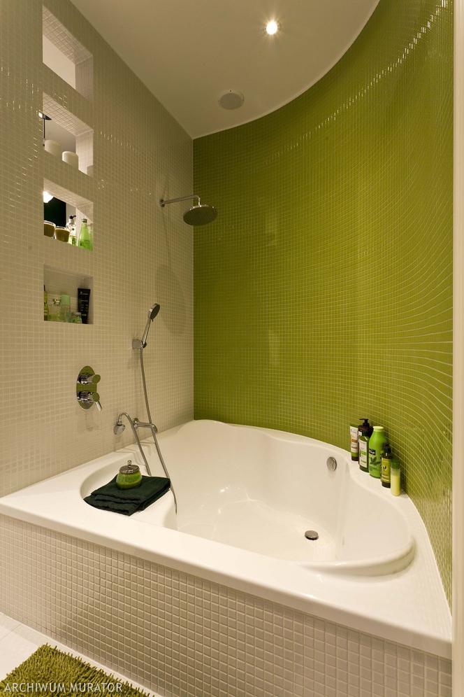 Zielona mozaika na zaokrąglonej ścianie