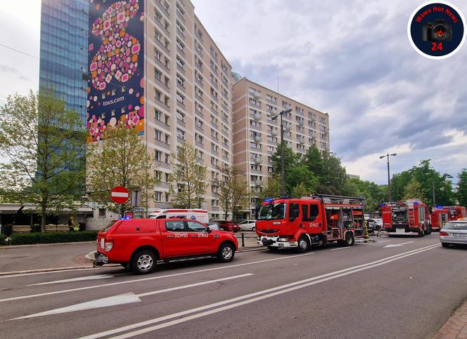 Pożar w centrum Warszawy. Balkon płonął jak pochodnia