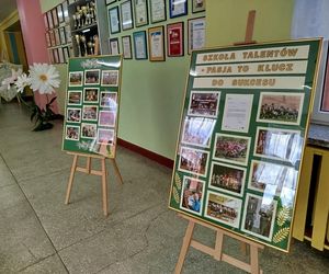 Jubileusz 40-lecia połączony był ze świętem szkoły, ponieważ obchodzi ona również 28. rocznicę nadania imienia.