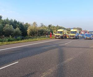 Śmiertelny wypadek na S8 pod Wrocławiem. Dwóch pasażerów volvo zginęło w zderzeniu z fordem [ZDJĘCIA]