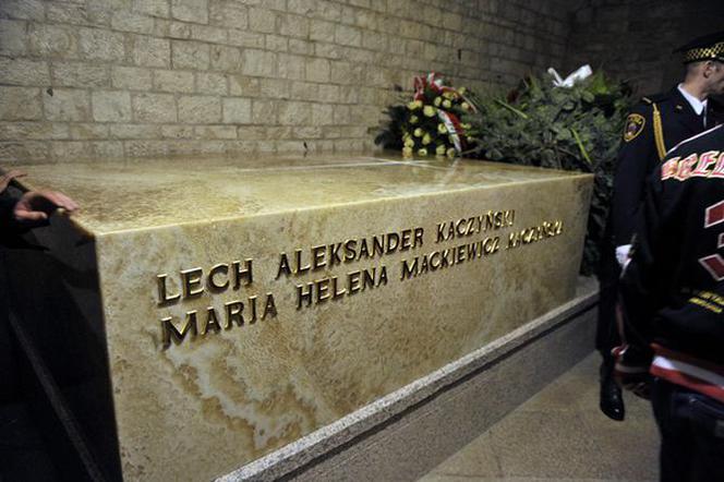 Sarkofag Lecha i Marii Kaczyńskich na Wawelu