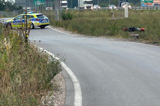 Śmiertelny wypadek w Warszawie. Nie żyje motocyklista. Licznik zatrzymał się na 260 km/h