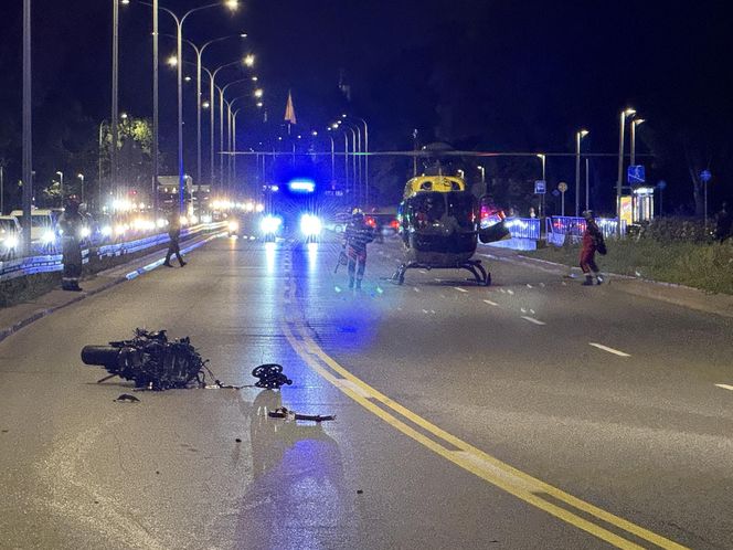 Makabra na Wisłostradzie. Roztrzaskane auta i motocykle. Dwie osoby reanimowane w tym dziecko 