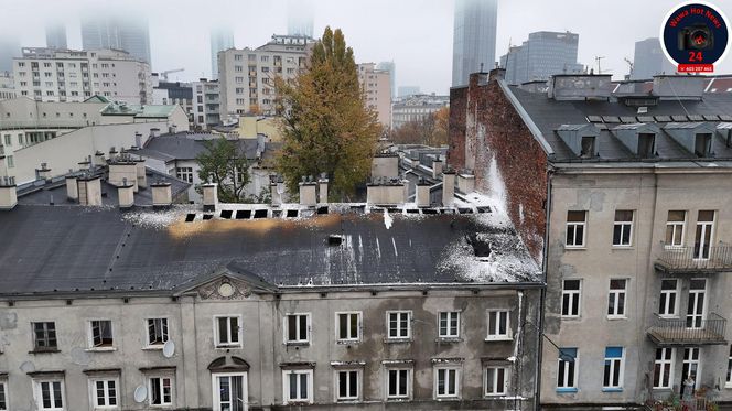 Pożar poddasza w zabytkowej kamienicy na ul.Miedzianej