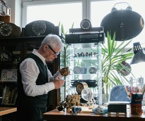 Zmiana czasu z letniego na zimowy 2025. Zegarki cofamy wcześniej niż ostatnio!