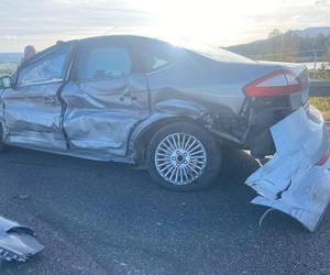 Zderzenie sześciu pojazdów na S1 w Wieprzu (pow. żywiecki). Jedna osoba poszkodowana