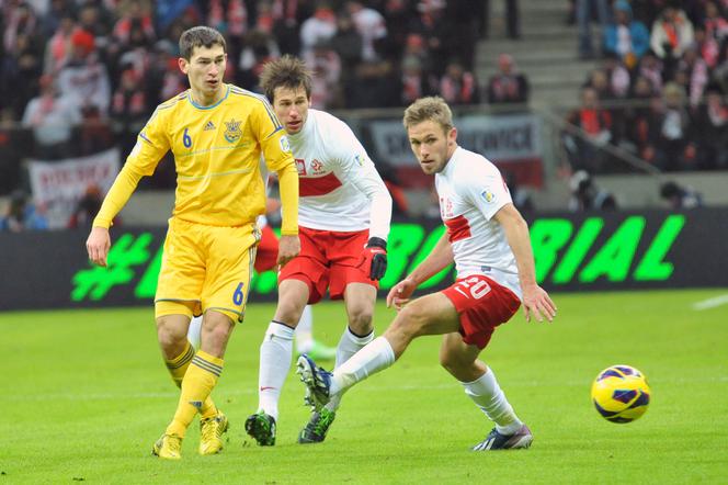 Reprezentanci Polski, Maciej Rybus (z prawej) i Grzegorz Krychowiak (w środku), zdobyli już pierwsze trofeum, sięgnęli po Superpuchar Rosji.