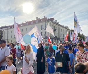 13. Marsz dla Życia i Rodziny zgromadził tłumy na ulicach Białegostoku [ZDJĘCIA]