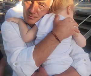 Karol Strasburger jest szczęśliwym mężem i ojcem 