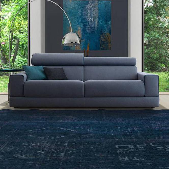 Ciemna sofa