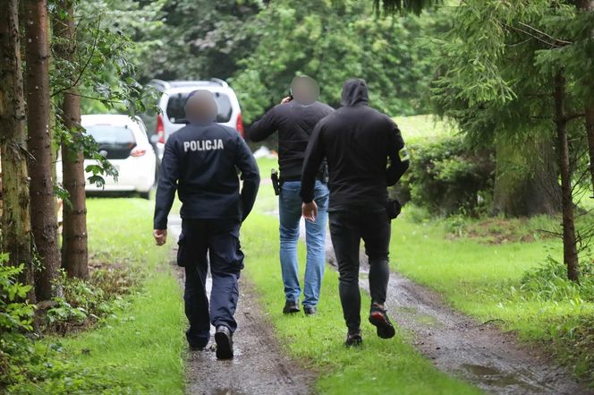 Zabójstwo pod Iławą. Nie żyje małżeństwo. Policja zatrzymała syna ofiar