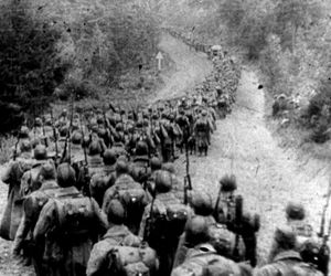 Kolumny piechoty sowieckiej wkraczające do Polski 17.09.1939
