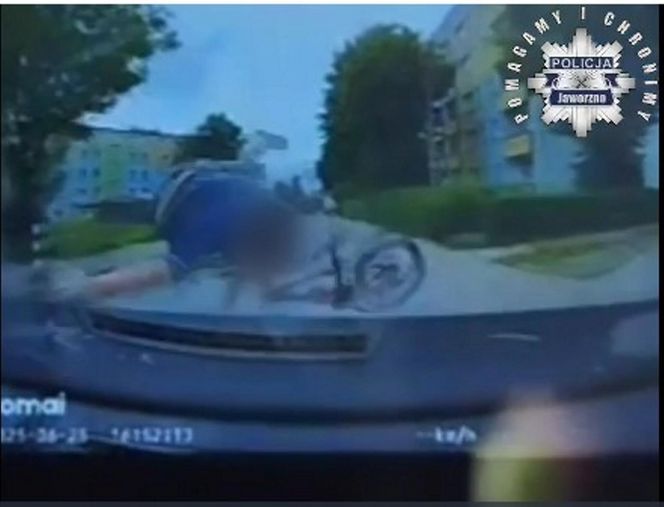 7-latek na rowerze wjechał pod samochód! Dziecko było bez opieki