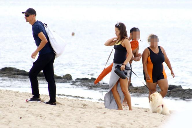 Piotr Żyła i Marcelina Ziętek na plaży