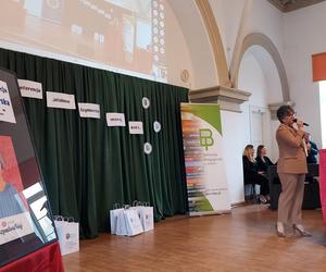 Mówili o Wisławie Szymborskiej.  Za nami konferencja zamojskiej biblioteki [ZOBACZ ZDJĘCIA]