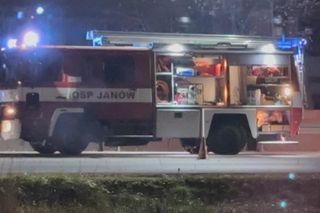 Śmiertelne potrącenie rowerzysty. Auto dachowało, dwie osoby trafiły do szpitala