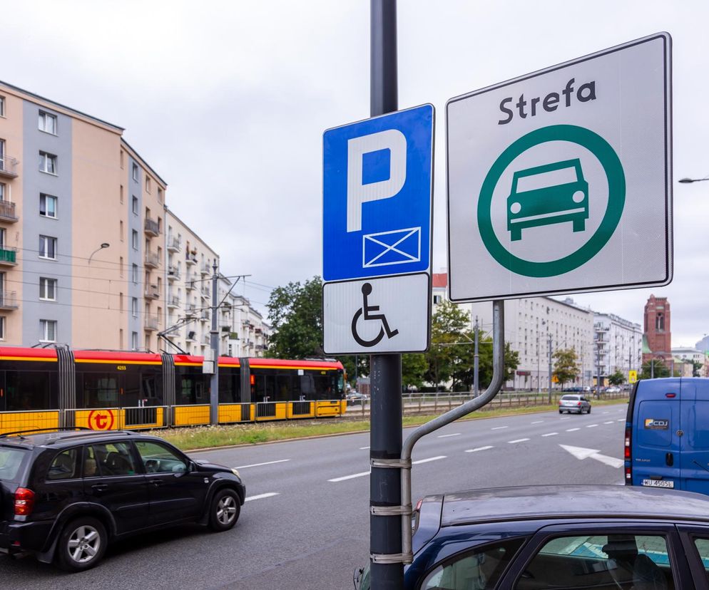 Strefa czystego transportu w Warszawie ma już rok. Mandatów – zero