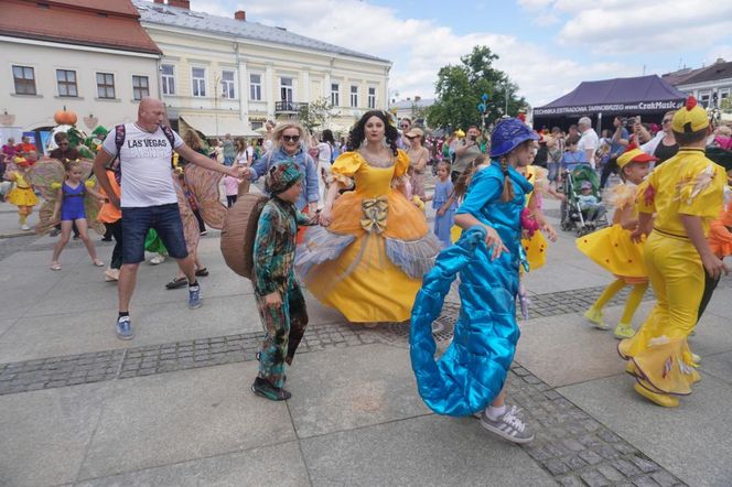 Święto Kielc 2025. Bajkowy korowód z Kopciuszkiem