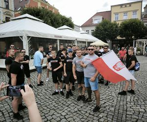 Manifestacja pod hasłem Sto nielegalnej imigracji w Lesznie