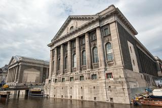 Muzeum Pergamońskie. Berlin. Antycovidowcy zniszczyli muzeum 