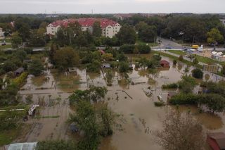 Fala powodziowa we Wrocławiu. Osiedle na Stabłowicach niczym rzeka. Najnowsze zdjęcia