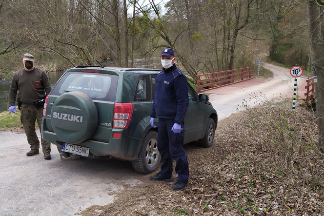 Koronawirus. Policja i straż leśna patrolują lasy