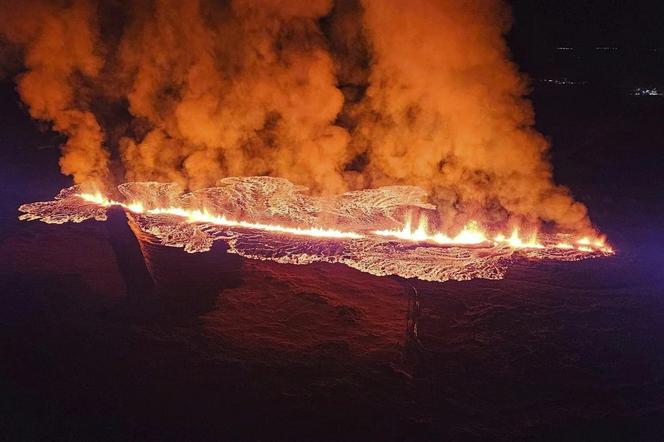 Wybuch wulkanu na Islandii. Lawa dotarła do pierwszych domów