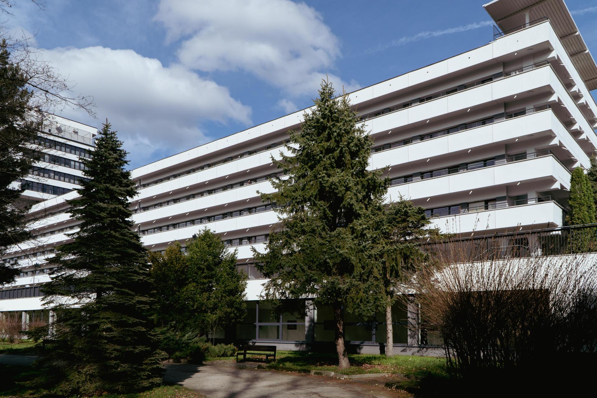 Sanatorium Równica w Ustroniu - zdjęcia. Modernistyczna bryła niczym okręt