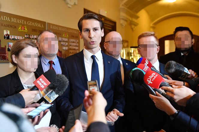 Kim jest Kacper Płażyński?