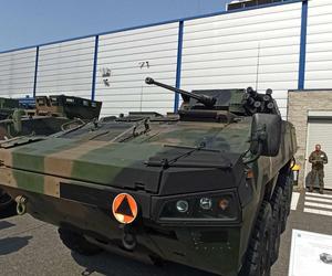 Kołowy transporter opancerzony Rosomak HITFIST-30