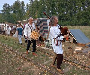 Odbywający się w Mrozach Festyn Archeologiczny to wydarzenie, które z roku na rok przyciąga coraz więcej umieszkańców regionu i turystów