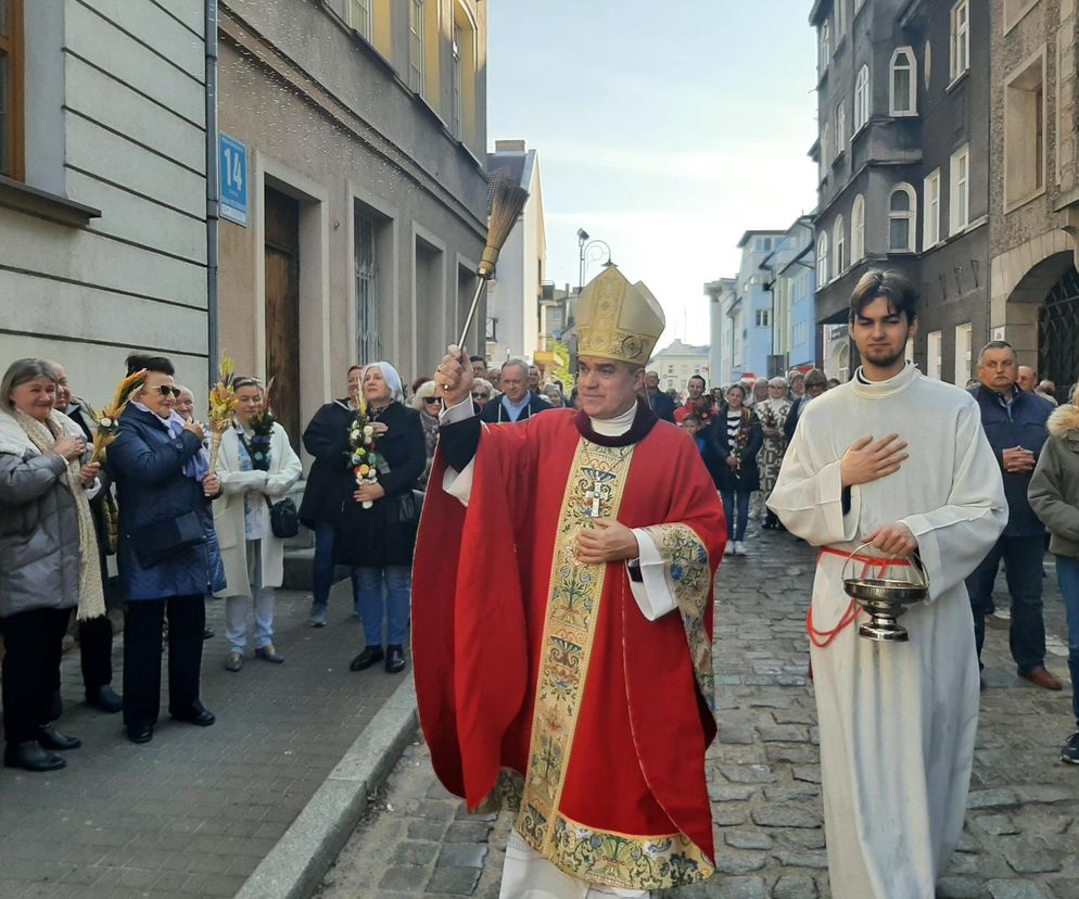Abp Zbigniew Zieliński przewodniczył liturgii w Niedzielę Palmową w koszalińskiej katedrze