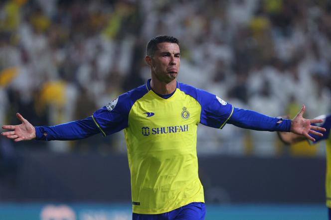  Cristiano Ronaldo kontra Grzegorz Krychowiak w meczu Al-Nassr - Al-Shabab 