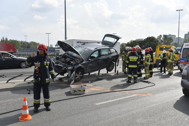 Wypadek Na S8, wjechał na barierki