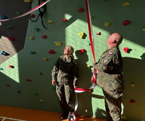 Aleksandra Mirosław w Nowym Sączu na otwarciu ścianki wspinaczkowej