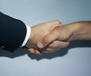 Pracujesz na umowie zlecenie? Inspektor pracy zamieni ją... na etat!