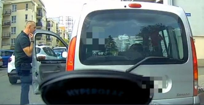 Policja pokazuje dramatyczna nagranie z pijanym kierowcą. 49-latek siał postrach na drogach Piaseczna