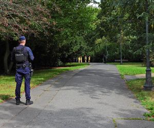 Pilna akcja służb przy Senacie. Na trawniku leżał „bezzałogowy statek powietrzny”