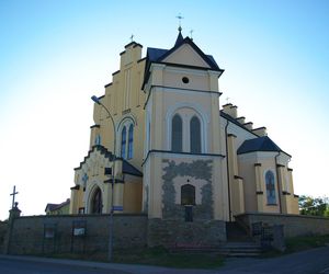 Ta wieś na Podkarpaciu w XV wieku została zaludniona przez schizmatyków. Przez pewien czas była też ośrodkiem kalwinizmu