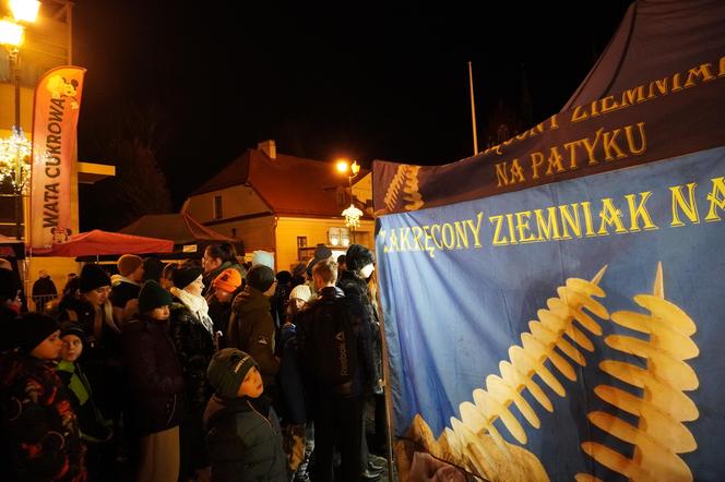 Ciężarówka Coca-cola w Białymstoku! Świąteczna atrakcja przyciągnęła tłumy mieszkańców na Rynek Kościuszki