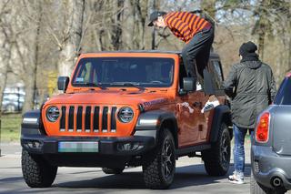 Kuba Wojewódzki nie potrafi zejść z samochodu 